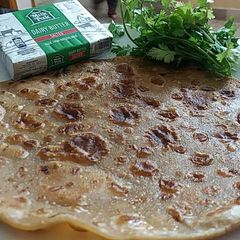 A picture of Khasta krara paratha.