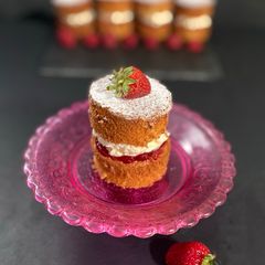 A picture of Victoria Sandwich sponge cake.