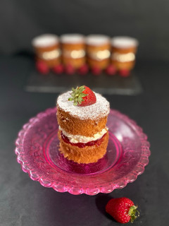 A picture of Victoria Sandwich sponge cake.