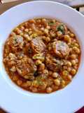 Garbanzos cremosos con chorizo granaíno cocido