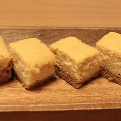 A picture of Ukishima Cake.