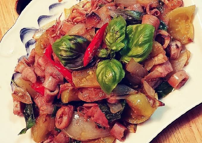Cumi cumi masak italian basil dan tomat hijau pedas
