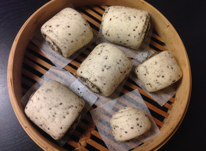 Panasonic SD-BMS105T -麵包機做-Sesame Bread-黑芝麻饅頭❤!!! 的食譜成品照片