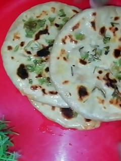 अमृतसरी कुलचा (Amritsari kulcha recipe in Hindi) रेसिपी मुख्य फोटो