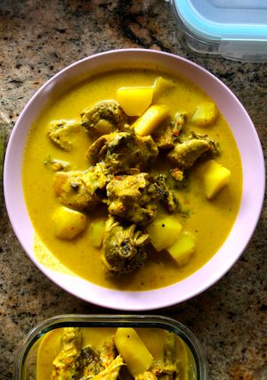 A picture of Chicken in spicy coconut gravy with potatoes #WYH (VERY SPICY).