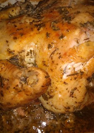 Una foto de Pollo a las hierbas con verduras