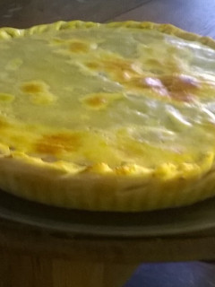 Una foto de Tarta de cebolla y crema de choclo