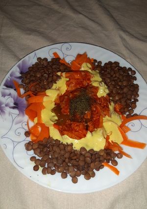 A picture of Tasty Lentil-Carrot-Tuna salad.