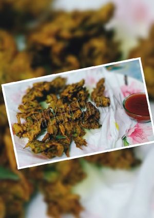 A picture of Onion pakoda.