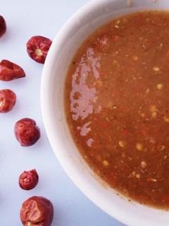 A picture of Khajur imli sweet chutney.
