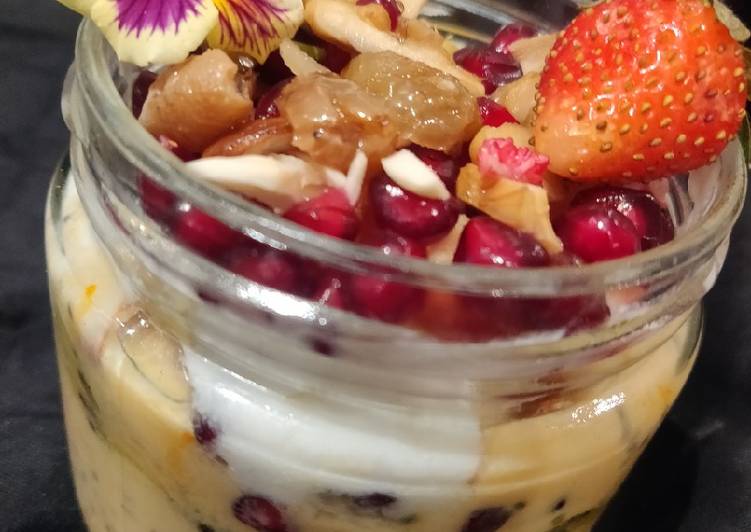 Step-by-Step Guide to Make Yummy Oats fruit Parafit