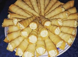 Foto di Cannoli al forno con crema chantilly