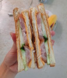 chân giò hun khói