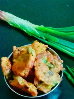 পেঁয়াজ শাকের বড়া (peyaj shaker bora recipe in Bengali) রেসিপির প্রধান ছবি