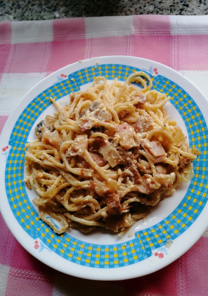 Una foto de Espaguetis a la carbonara