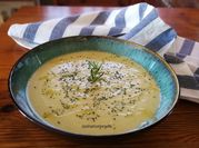 Una foto de crema de romanescu