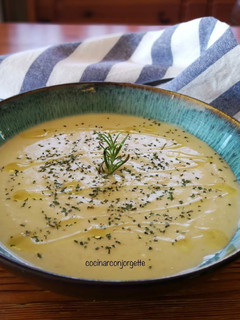 Una foto de Crema de coliflor verde con yogur activia