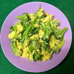 A picture of Broccoli Egg stir fry.