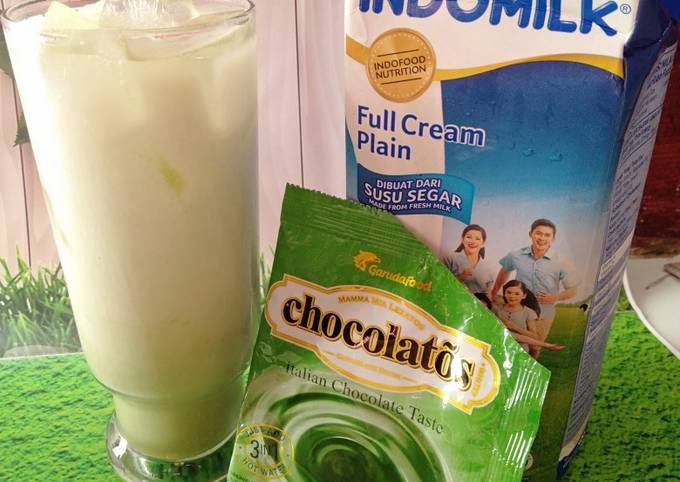 Bagaimana Menyiapkan Es SuCa (Susu Matcha) yang Lezat