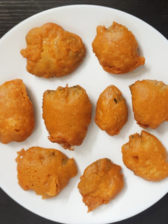 கற்பூரவள்ளி பஜ்ஜி (karpooravalli bajji recipe in tamil) செய்முறை முக்கிய புகைப்படம்