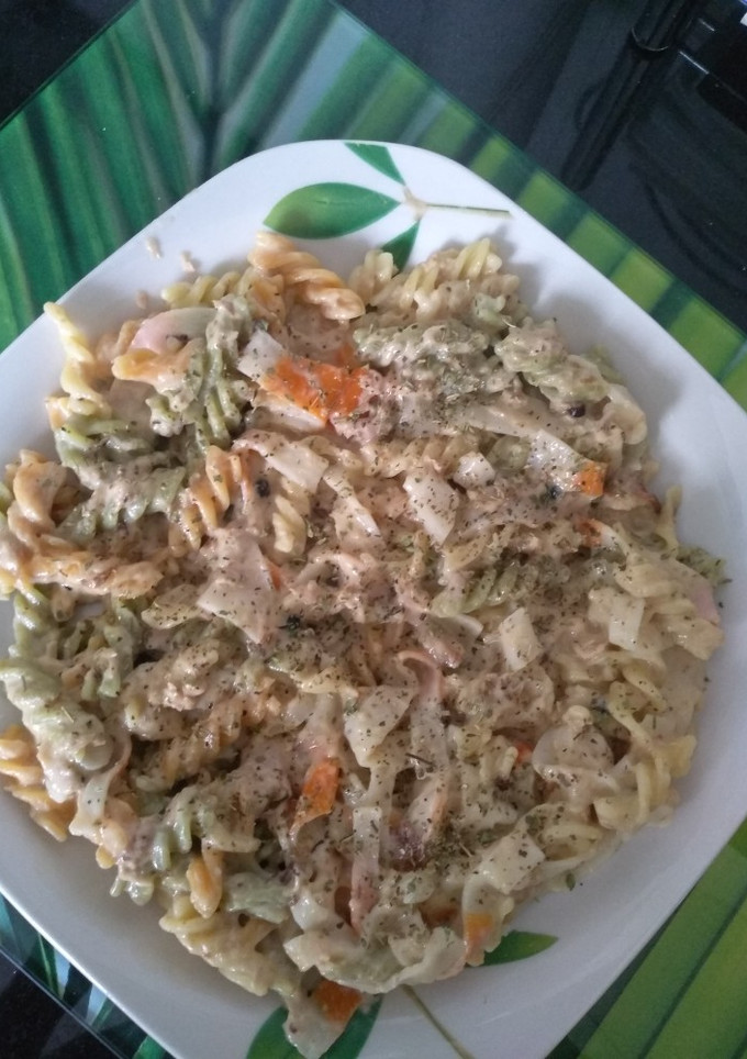 Una foto de Hélices de verduras con nata baja en grasas
