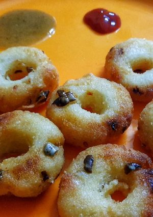 A picture of Sooji vada.