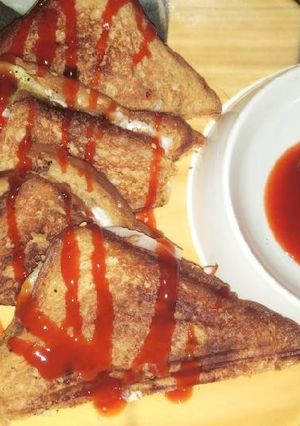 मेयो वेजिटेबल चीज़ सैंडविच (Mayo vegetable cheese sandwich recipe in hindi) रेसिपी मुख्य फोटो