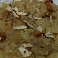 A picture of Dodhi halwa.