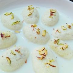 A picture of Rass Malai.