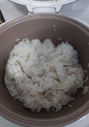 Foto resep Nasi Gurih Daun Jeruk Magiccom/Rice Cooker