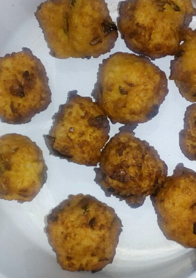 மீந்த சாப்பாட்டில் செய்த வடை செய்முறை முக்கிய புகைப்படம்