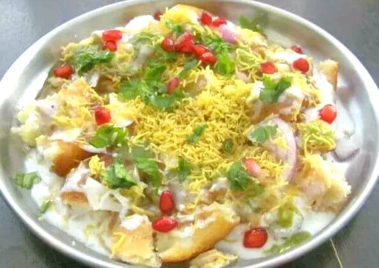 Aloo tikki chaat