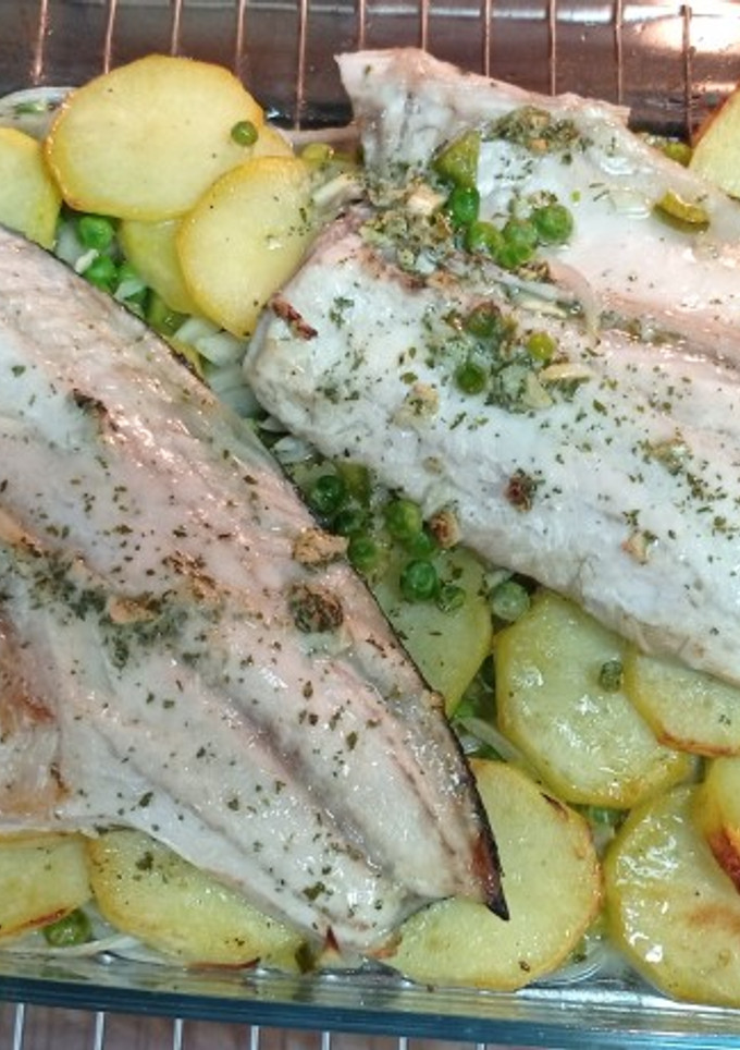 Una foto de Lubina al horno súper fácil