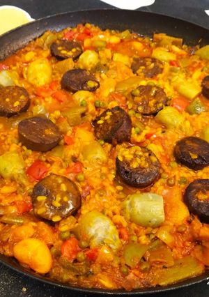 A picture of Valencian Paella with Blood Sausage.