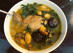 Hình của món Chim cút tần thuốc bắc bạch quả 🐥.