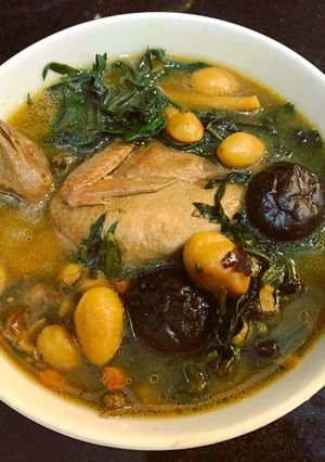 Hình của món Chim cút tần thuốc bắc bạch quả 🐥.