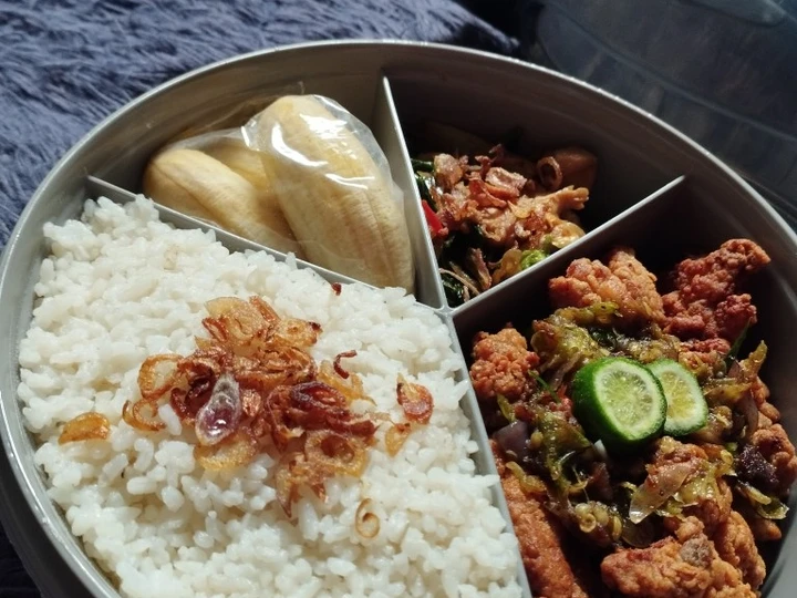 Langkah Mudah untuk Membuat Resep Bekal Suami : Ayam popcorn sambal korek plus tumis sawi pedas yang  Bikin Ketagihan Anti Ribet, Mantap Sekali