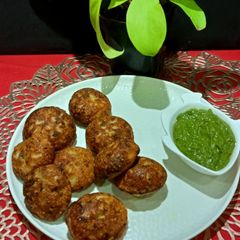 A picture of Semolina (Rava) Appe.