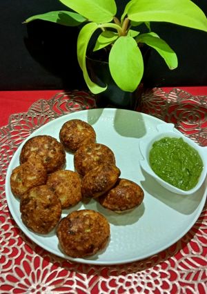 A picture of Semolina (Rava) Appe.