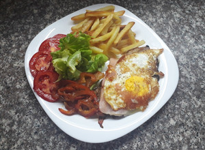 Una foto de Chivito al plato