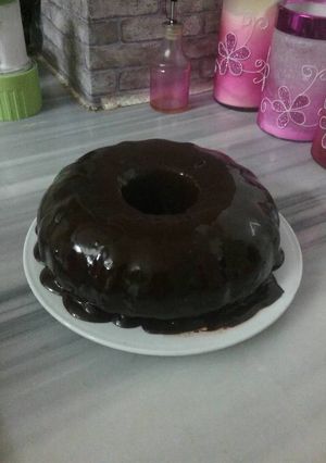 صورة لوصفة كيكة الشوكولاتة بصوص الشوكولاتة