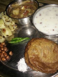 फलाहारी नवरात्रि थाली (falahari navratri thali recipe in Hindi) रेसिपी मुख्य फोटो