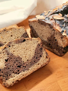 Foto di Banana bread marmorizzato all'arancia