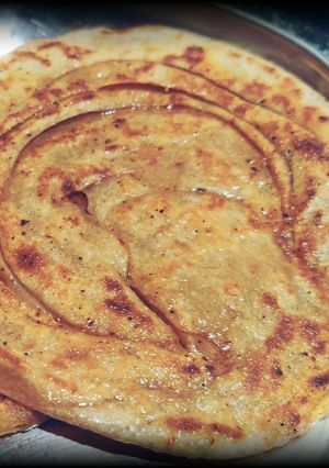 લચ્છા પરાઠા 2 way.. (Laccha Paratha -2 way Recipe In Gujarati) રેસીપી મુખ્ય ફોટો