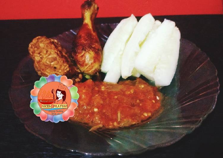 Ayam Ungkep Sambel Terasi Belimbing Rebus 😇😇😇