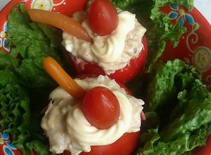 Una foto de Tomates Rellenos (con sobras)