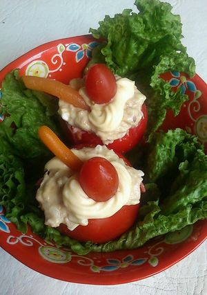 Una foto de Tomates Rellenos (con sobras)