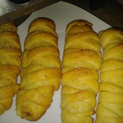 A picture of Chicken bread rolls.