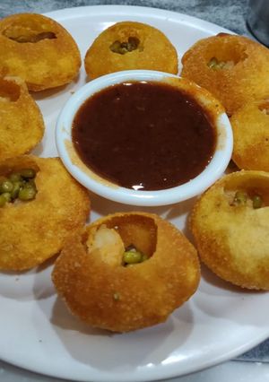 A picture of Pani Puri.
