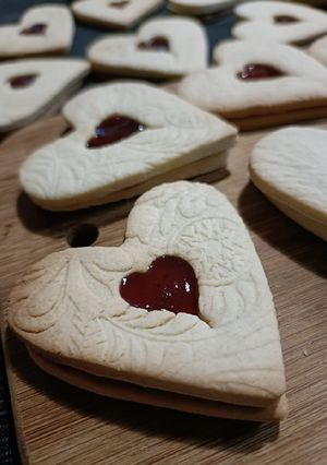 Une photo de 🤎Sablés vanille coeur confiture (St Valentin)